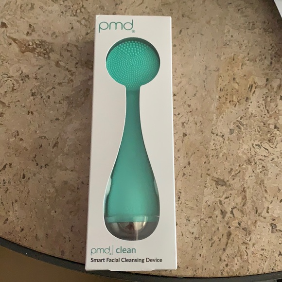 pmd clean Smart Facial Cleansing Device